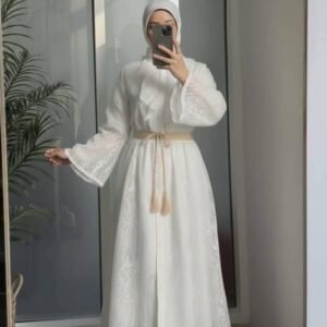 فستان دانتيل مع سنتيور